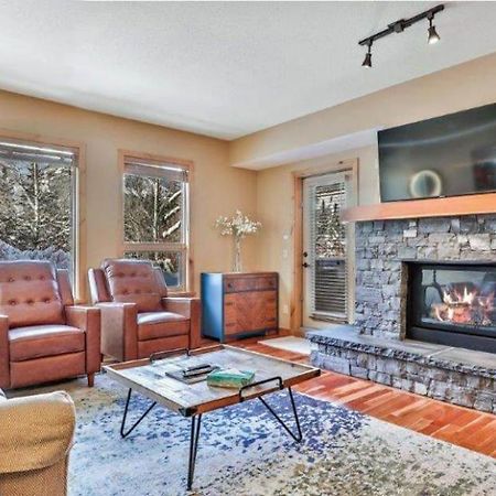 Luxurious Rundle Cliffs Lodge In Spring Creek Canmore Zewnętrze zdjęcie