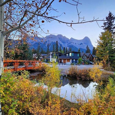 Luxurious Rundle Cliffs Lodge In Spring Creek Canmore Zewnętrze zdjęcie