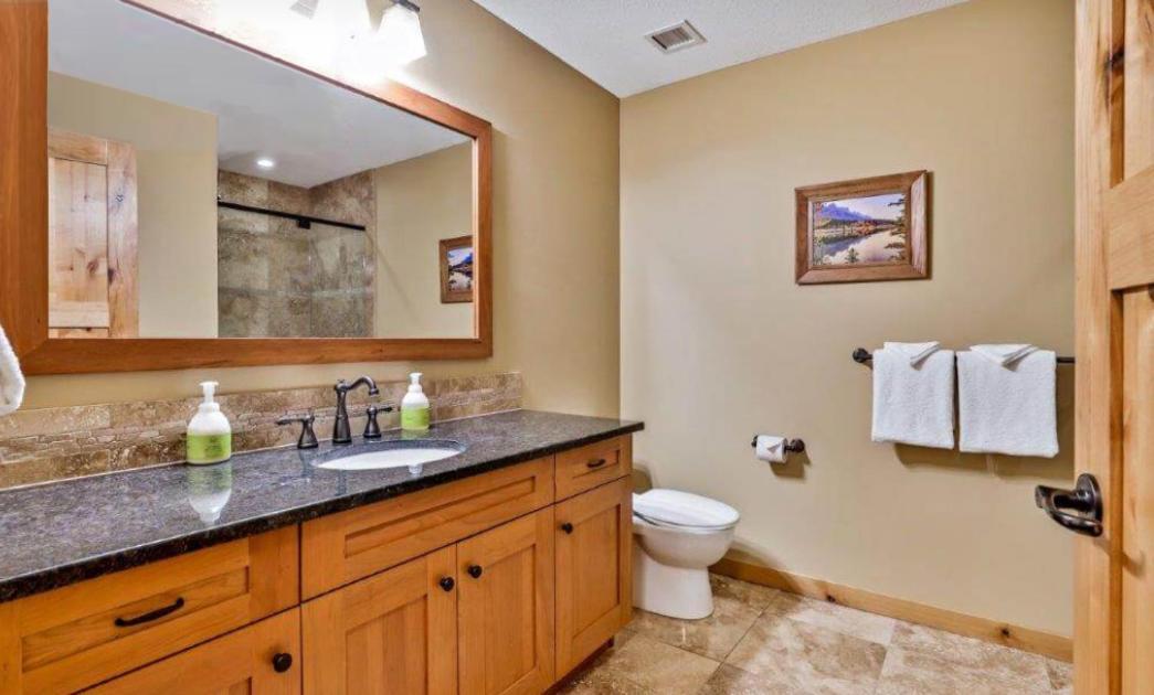Luxurious Rundle Cliffs Lodge In Spring Creek Canmore Zewnętrze zdjęcie